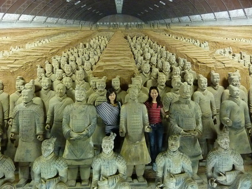 Terracotta Warriors at Qin Shi Huangdi's mausoleum, Xi'an HD wallpaper