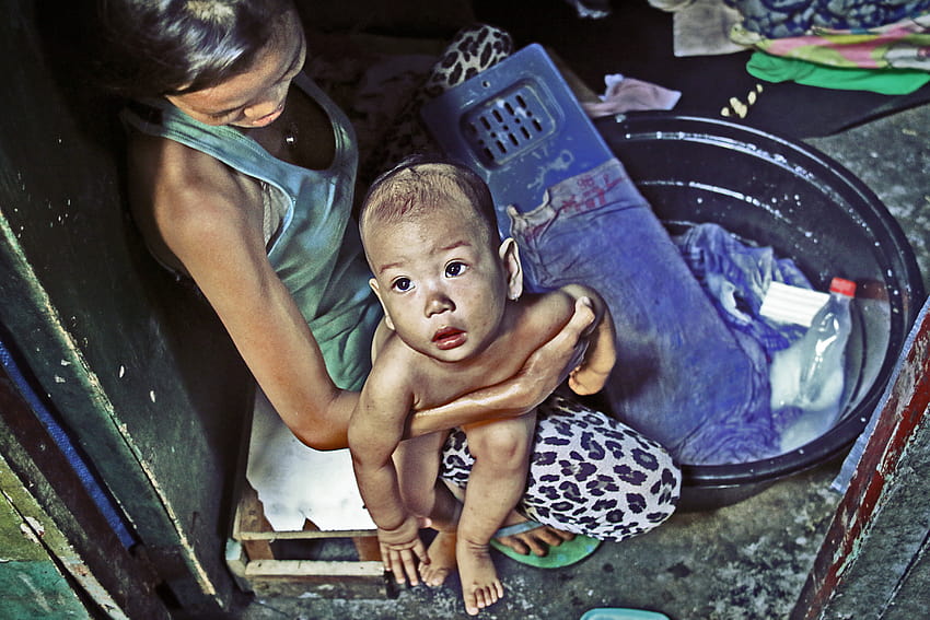 : бедност, жена, бебе, деца, общност, дете, Филипини, бедни, майка, изоставени хора, социални, Манила, бедняшка къща, вана, изоставени места, миене, оцеляване, бедняшки квартал, филипинци, аромат, атриск, щастлива земя, децаатриск, улинган HD тапет