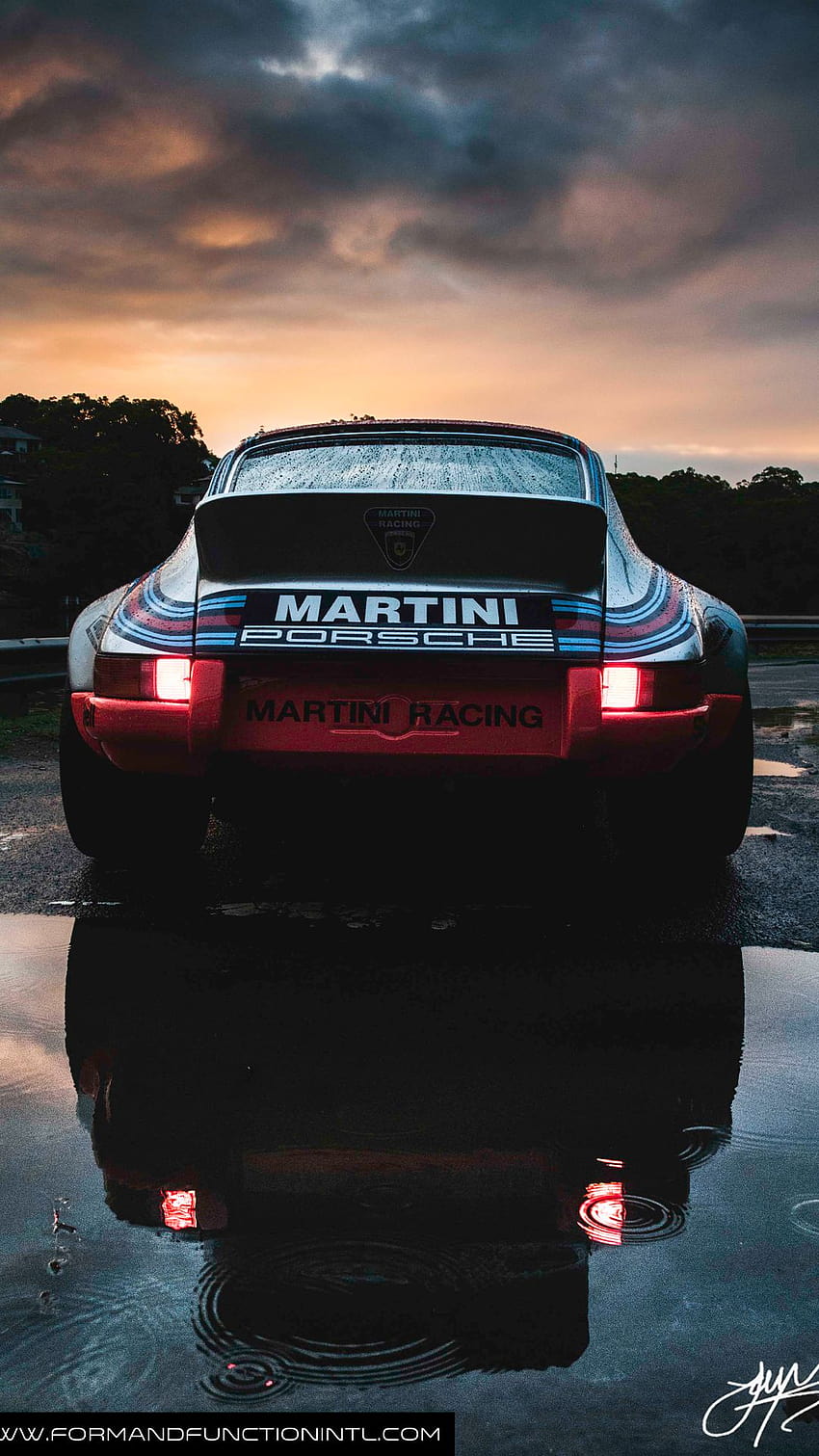 Cette magnifique Porsche 911 RSR Martini Racing devrait être votre nouvelle course Fond d'écran de téléphone HD