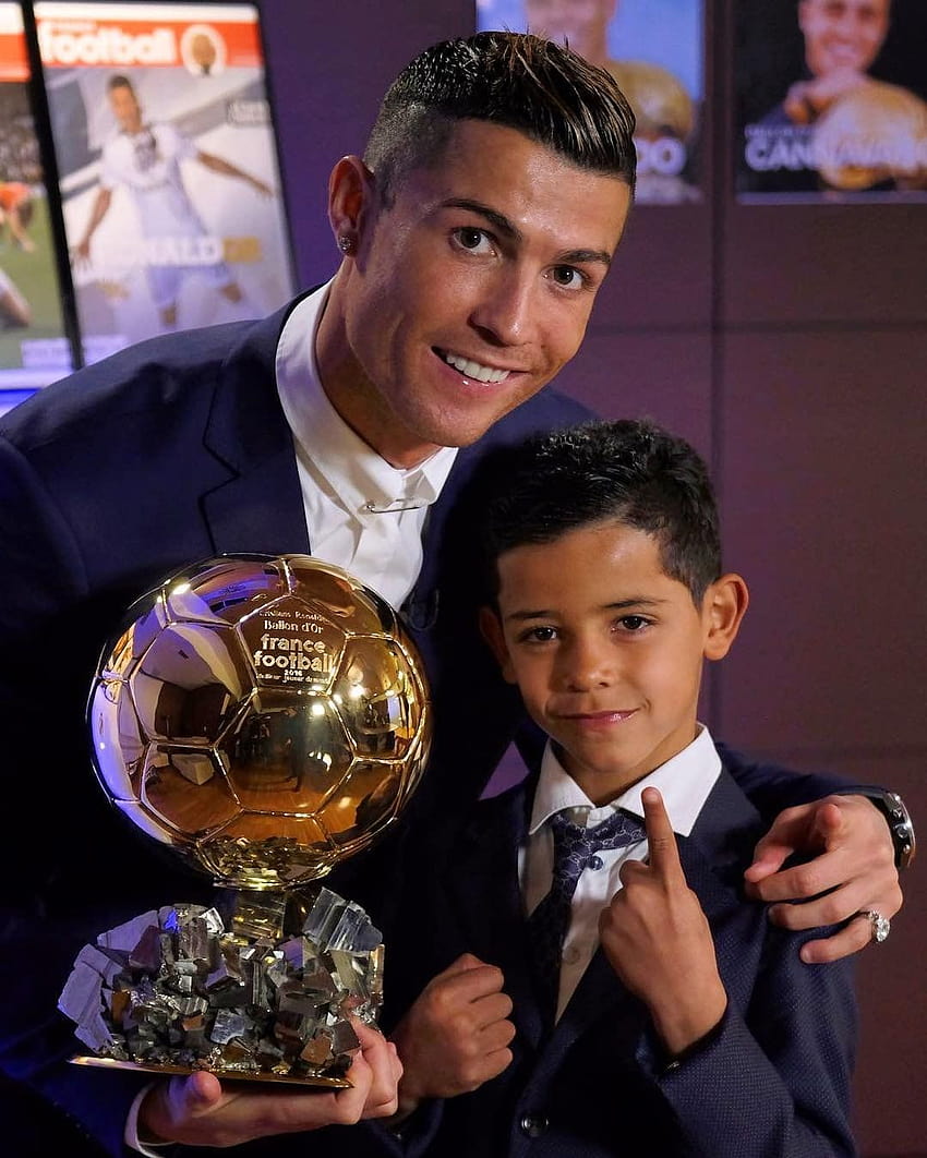 30 vezes que Cristiano Ronaldo e seu filho, Cristiano Jr., foram gêmeos totais, ronaldo e família Papel de parede de celular HD