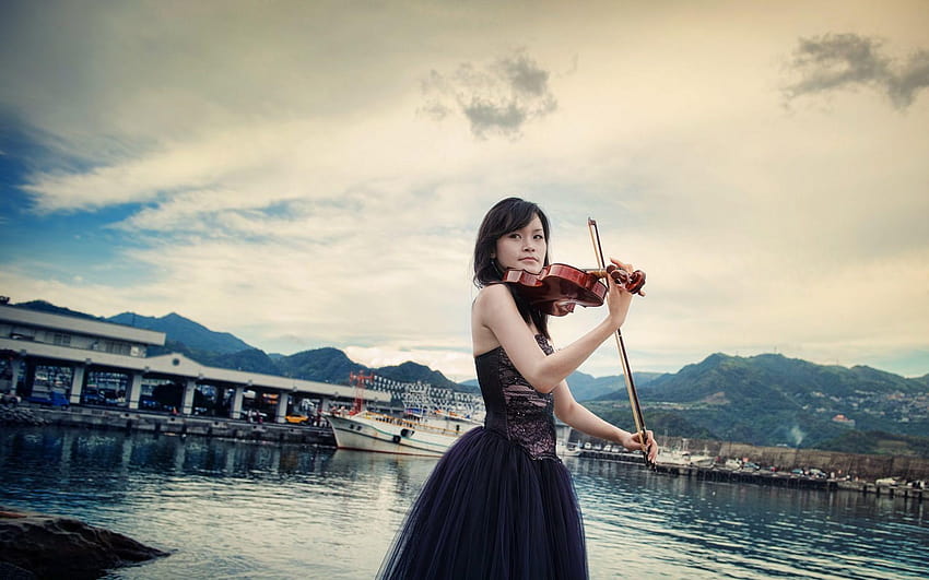Woman with a violin, girl playing violin HD wallpaper