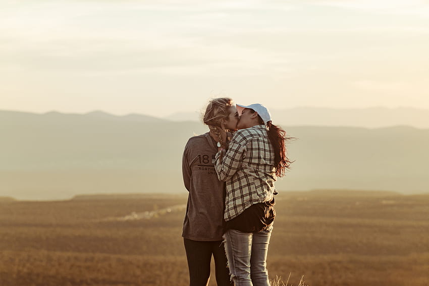 Couple Kissing · Stock, lesbian kissing HD wallpaper