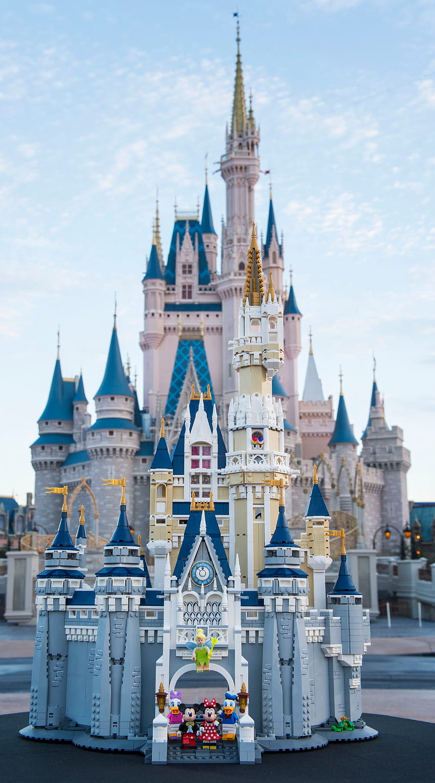 Build Cinderella's Castle With This Massive 4,000 Piece, disney castle iphone HD phone wallpaper