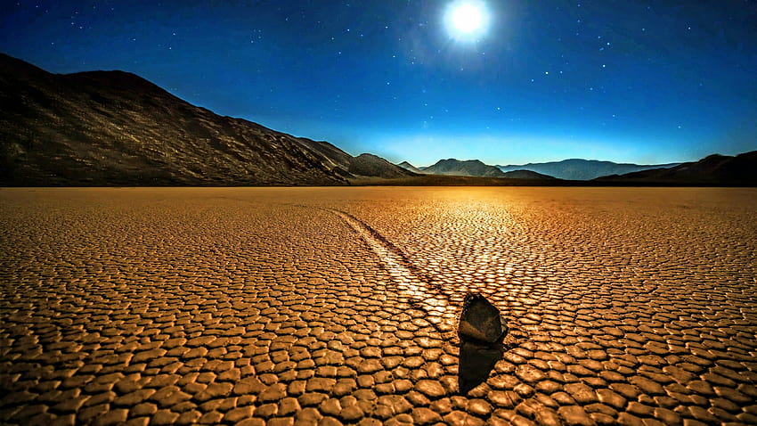 Sailing Stones In The Racetrack Playa, Death Valley National Park HD wallpaper