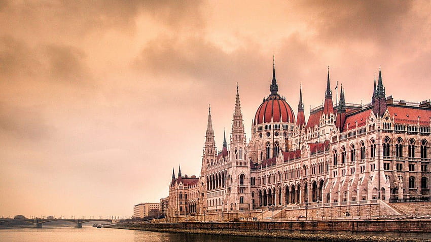Architecture gothique de la ville de Munich Fond d'écran HD