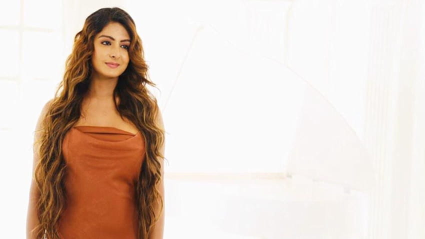 Aktris Aarti Saxena bersinar cerah dalam video musik barunya, mengungkapkan apa yang akan terjadi selanjutnya! Wallpaper HD