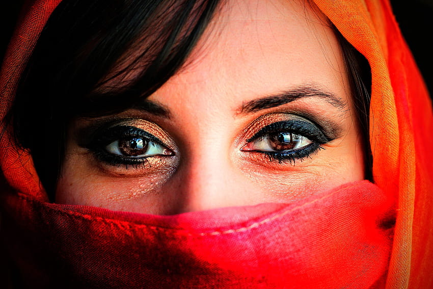 Жена, носеща оранжев и червен хиджаб воал · Очи на момиче с хиджаб, графични HD тапет