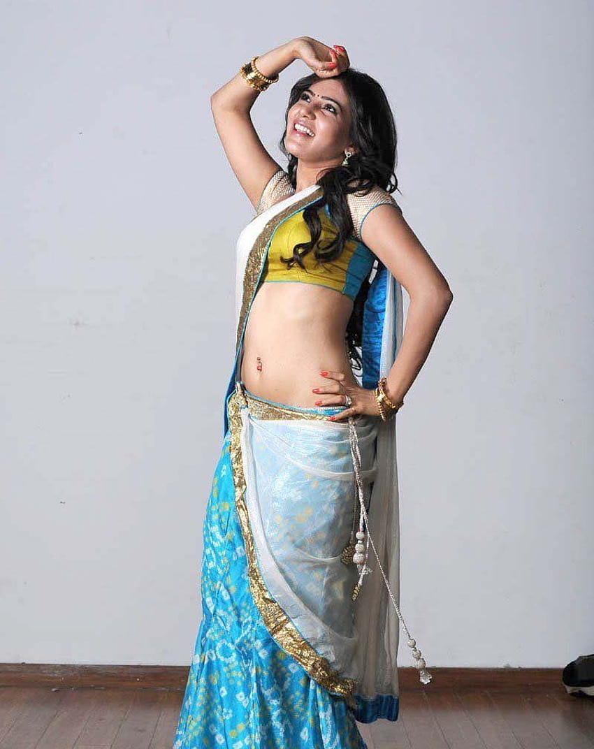 Samantha Ruth Prabhu pohukuje w pół sari, pępek samanty Tapeta na telefon HD
