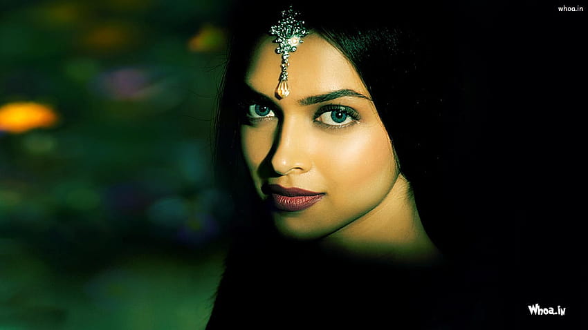 Gros plan du visage de Deepika Padukone avec des arrière-plans sombres, gros plan de deepika padukone Fond d'écran HD