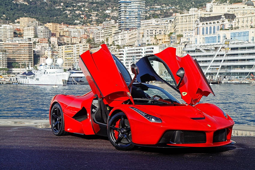 Hãy cùng chiêm ngưỡng hình nền Laferrari đầy mê hoặc và lôi cuốn. Bức ảnh nền này sẽ đưa bạn vào thế giới tuyệt đẹp của dòng siêu xe này. Với các chi tiết vô cùng tỉ mỉ và độ phân giải cao, bạn chắc chắn sẽ không thể rời mắt khỏi màn hình.