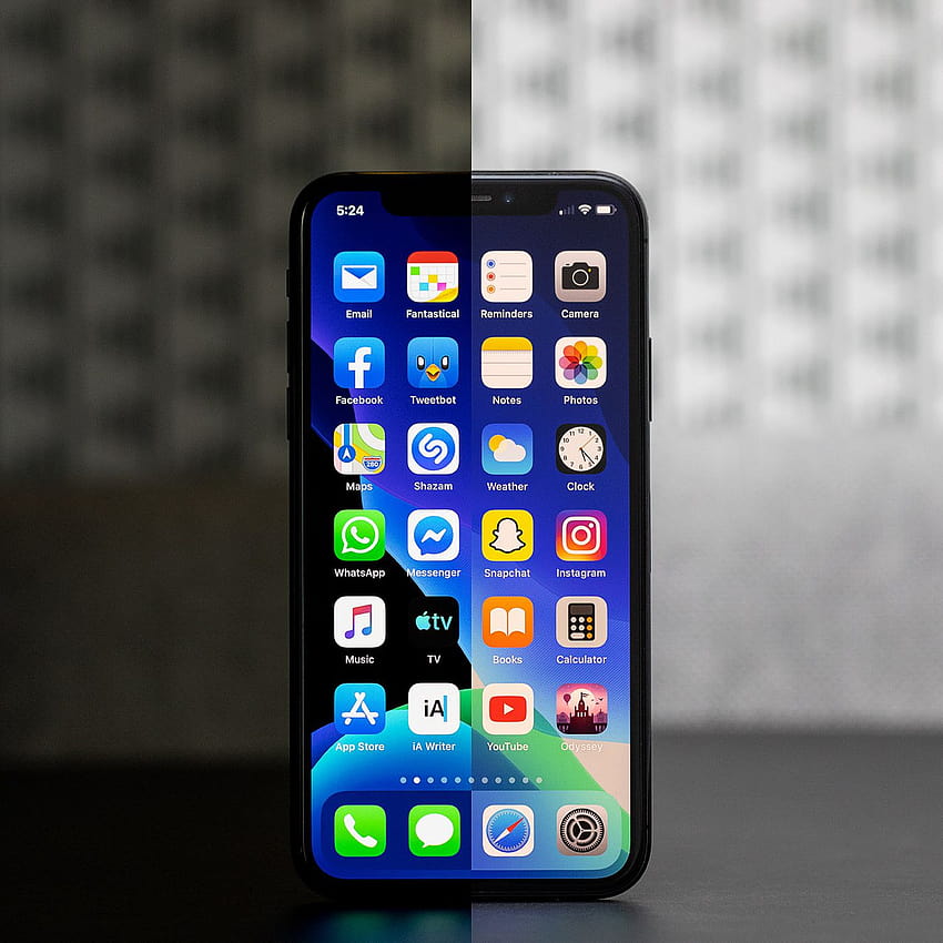 iOS 13 review: dark mode, a new app, and bugs HD phone wallpaper