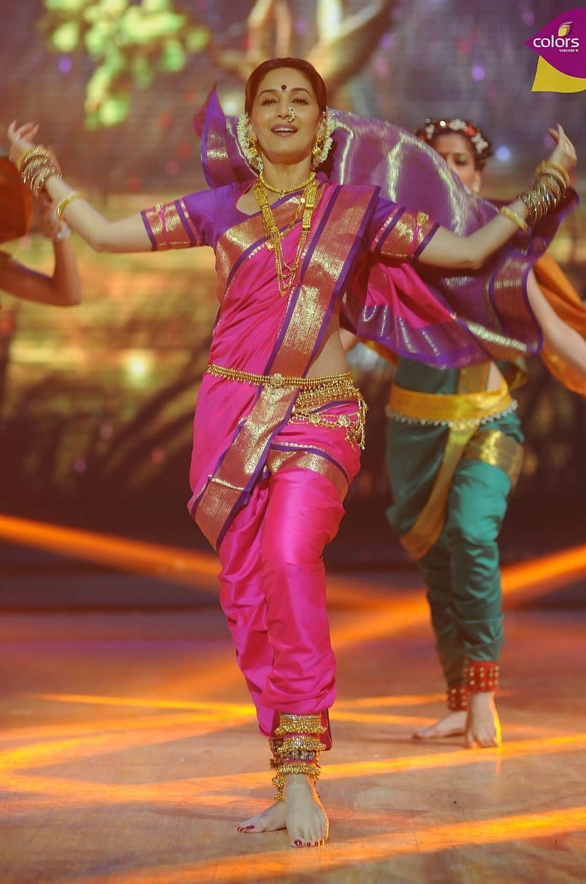 Madhuri Dixit beim traditionellen Marathi-Tanz, dem Lavani-Tanz HD-Handy-Hintergrundbild