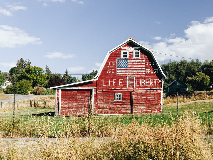 Red Barn With American Flag, american barn HD wallpaper