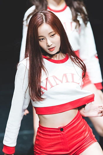 Korean Men Think MOMOLAND's Yeonwoo Has The Best Bod Of All Idols ...