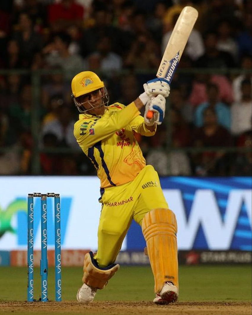 Another great innings by Dhoni to take CSK over the line. He is, dhoni and raina HD phone wallpaper