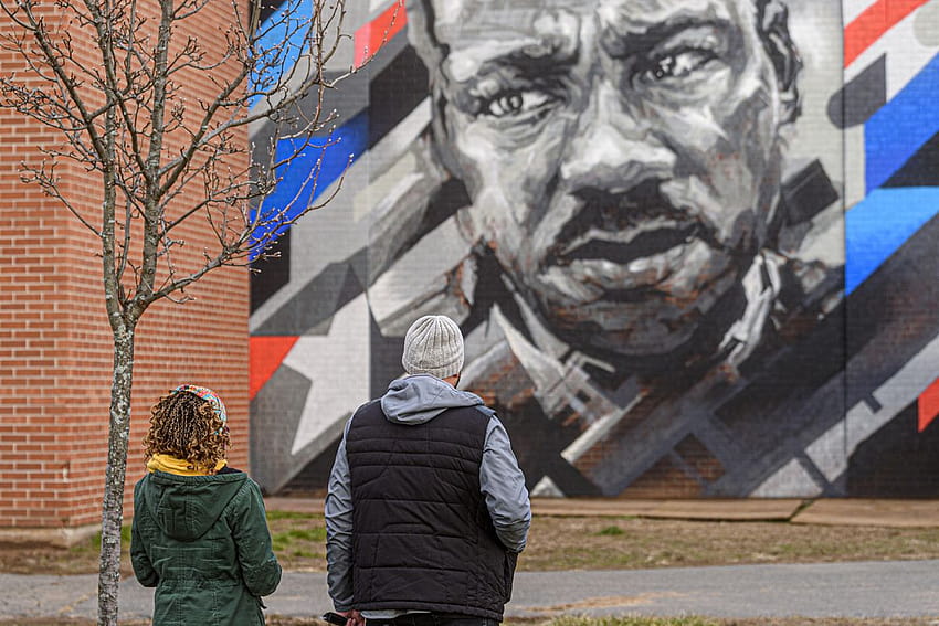 39 Wandgemälde von Martin Luther King Jr., eines für jedes Jahr seines Lebens, in ganz Connecticut geplant HD-Hintergrundbild