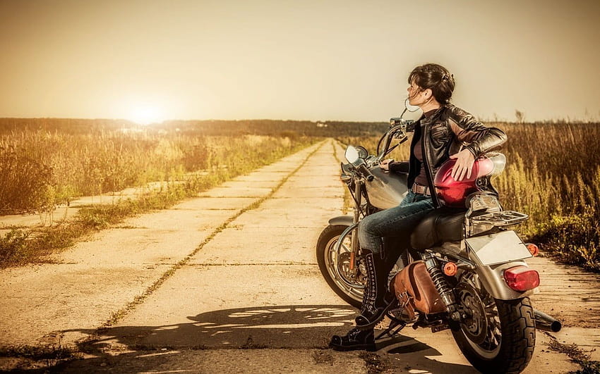 chaqueta de cuero negra de mujer mujer con motos, mujer motociclista fondo de pantalla