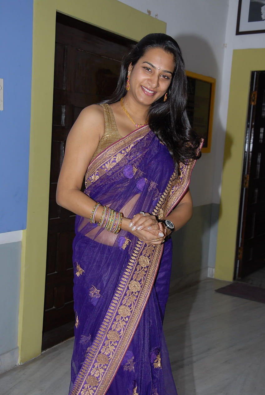maior umbigo da atriz, decote, quadril, cintura: Surekha Vani saree umbigo Papel de parede de celular HD