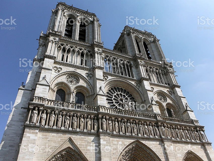 The Grotesque Notre Dame In Summertime Paris Stock, paris summertime HD wallpaper