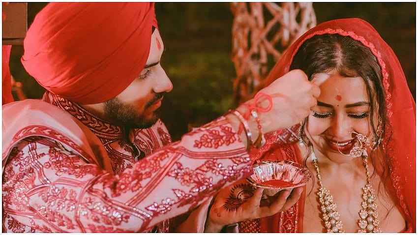 Neha Kakkar는 Rohanpreet Singh, neha kakkar 및 rohanpreet singh과의 꿈꾸는 결혼식 후 이름을 변경하고 Instagram 프로필을 업데이트합니다. HD 월페이퍼