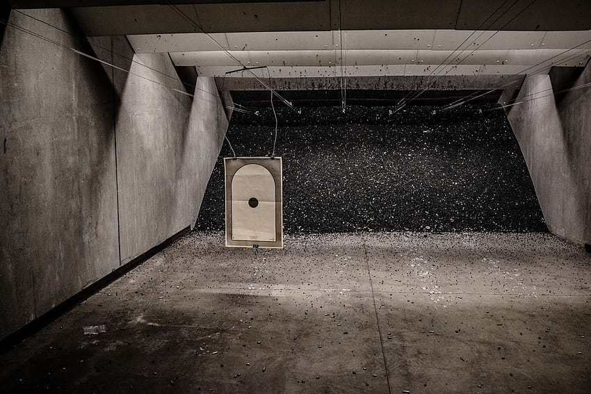 NYC Woman による Firearms Trainer の撮影により、銃の射程の抜け穴が公開されます [2048x1365]、モバイル & タブレット、射撃場 高画質の壁紙