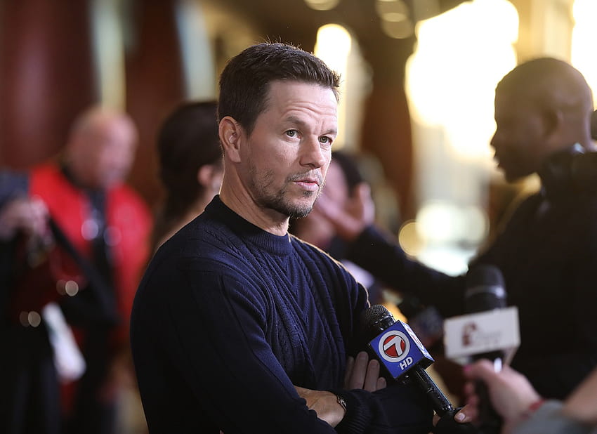 Mark Wahlberg Says He Gained 30 Pounds For 'Father Stu' Movie By 'Eating Things You Wouldn't Want To Eat Once A Day' HD wallpaper