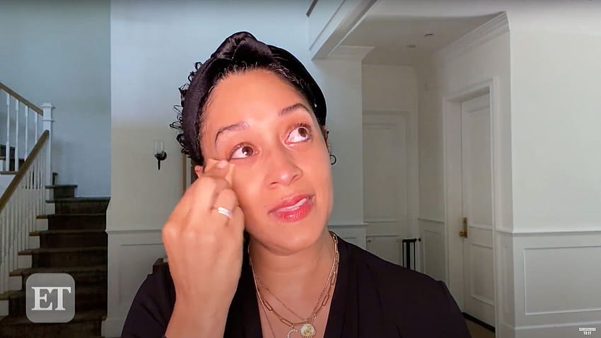 Tia Mowry Says She and Sister Tamera Mowry Were Once Denied a Magazine Cover for Being Black HD wallpaper