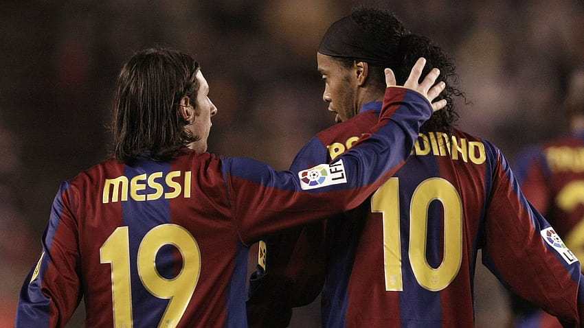Messi didn't need anything from me at Barcelona, messi and ronaldinho HD wallpaper