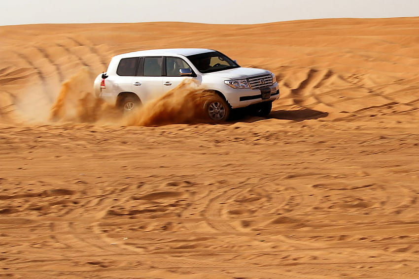 Pustynne safari w Dubaju bez walenia w wydmy Tapeta HD