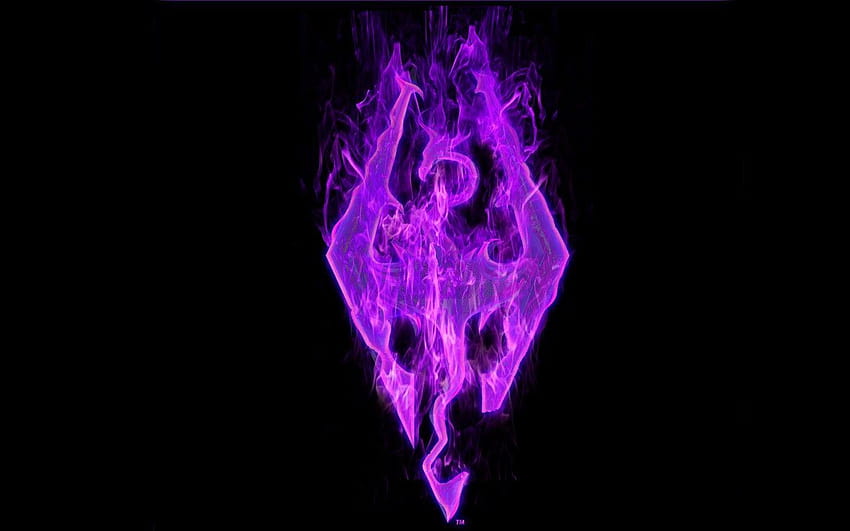 紫色の炎で燃えている Skyrim のロゴ、Skyrim のドラゴンのシンボル 高画質の壁紙