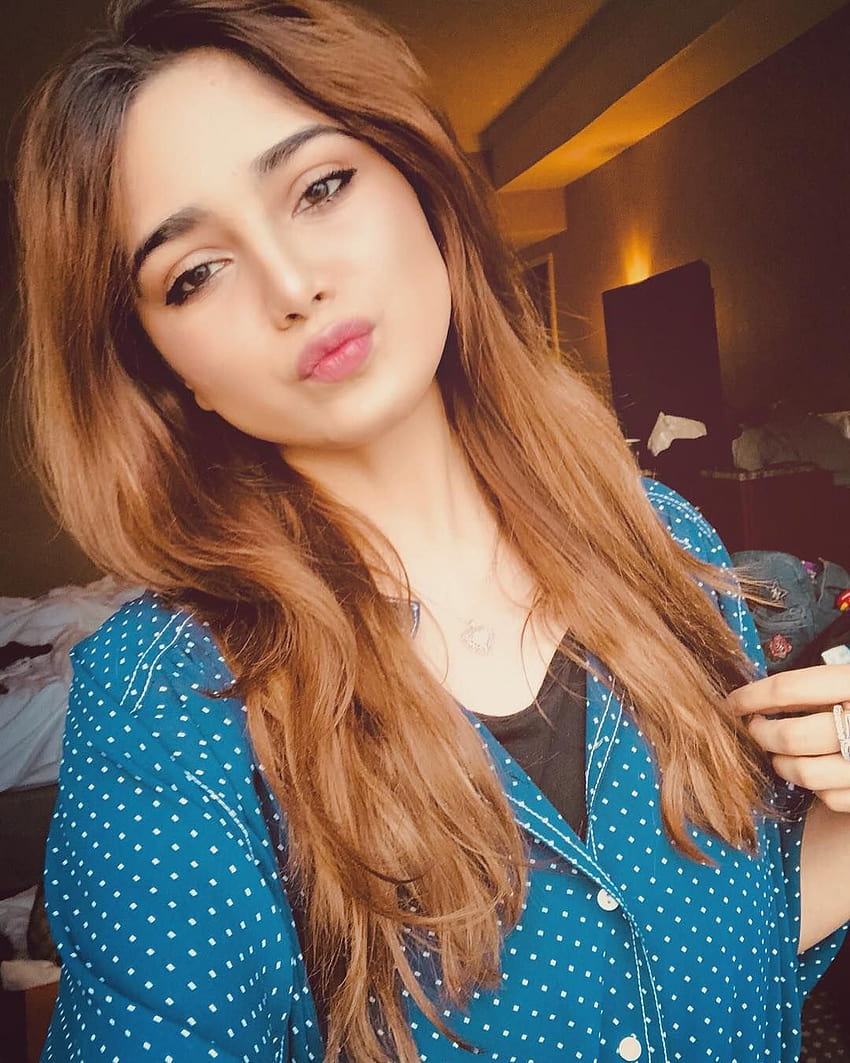 Is this the only pose i know? “Me ...yup, aima baig HD phone wallpaper