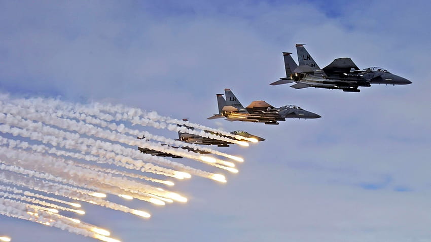 Flares Military Aircraft Chaffs Strike Eagles Launch ..., attacco aereo Sfondo HD