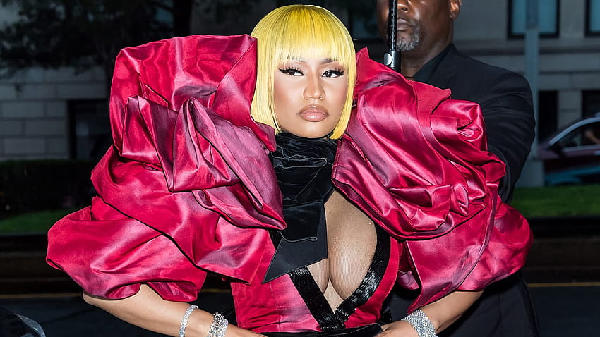 Nicki Minaj hace sombra a Cardi B en el video musical 'Good Form', nicki minaj y cardi b fondo de pantalla