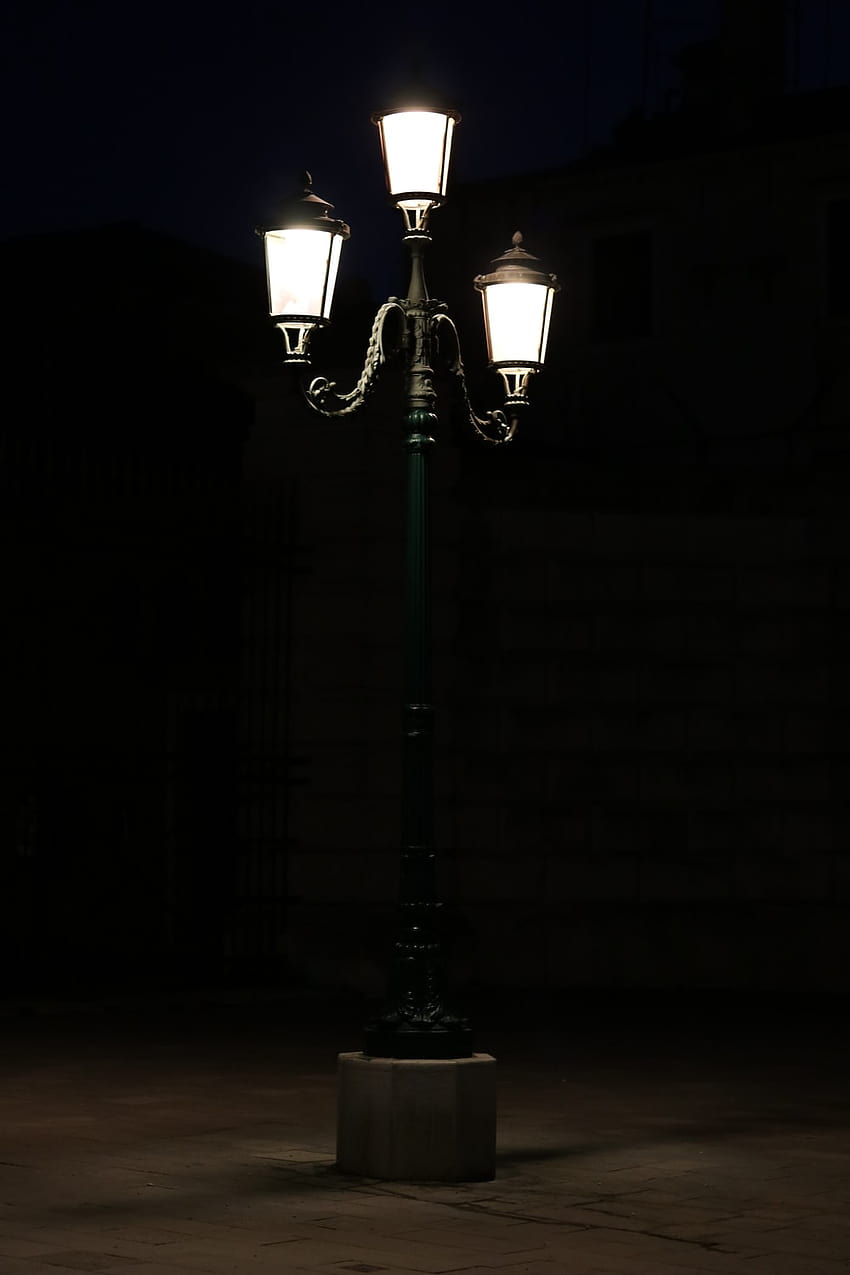 100 Lampione, lampione Sfondo del telefono HD