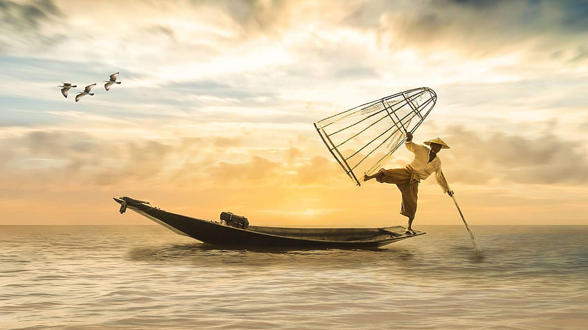 Pescatore che pesca pesce dalla barca al tramonto, barca al tramonto Sfondo HD