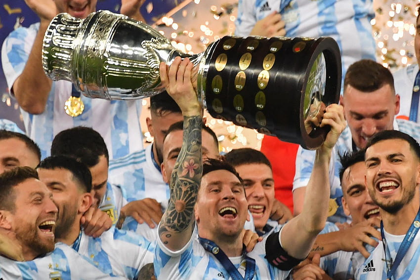 Messi, Copa América, arjantin takımı copa america 2021'de Brezilya'ya Karşı Arjantin'le İlk Şampiyonluğunu Kazandı HD duvar kağıdı