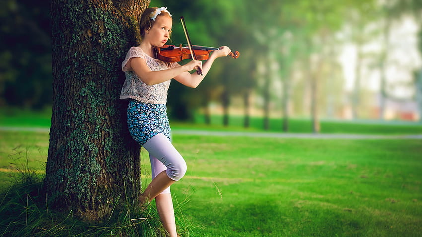 Little girls Violin Children Trunk tree 3840x2160, girl playing violin HD wallpaper