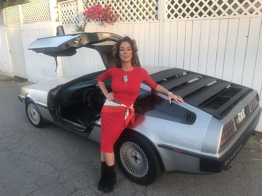 Back to the Future's Claudia Wells Almost Turned Down the Role as Michael J. Fox's Girlfriend HD wallpaper