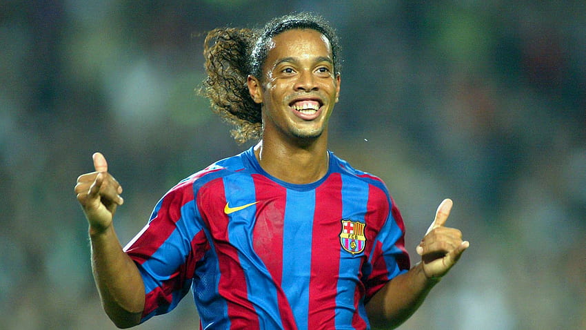 Jaka jest wartość netto Ronaldinho i ile zarabia brazylijska gwiazda?, ronaldinho barcelona Tapeta HD