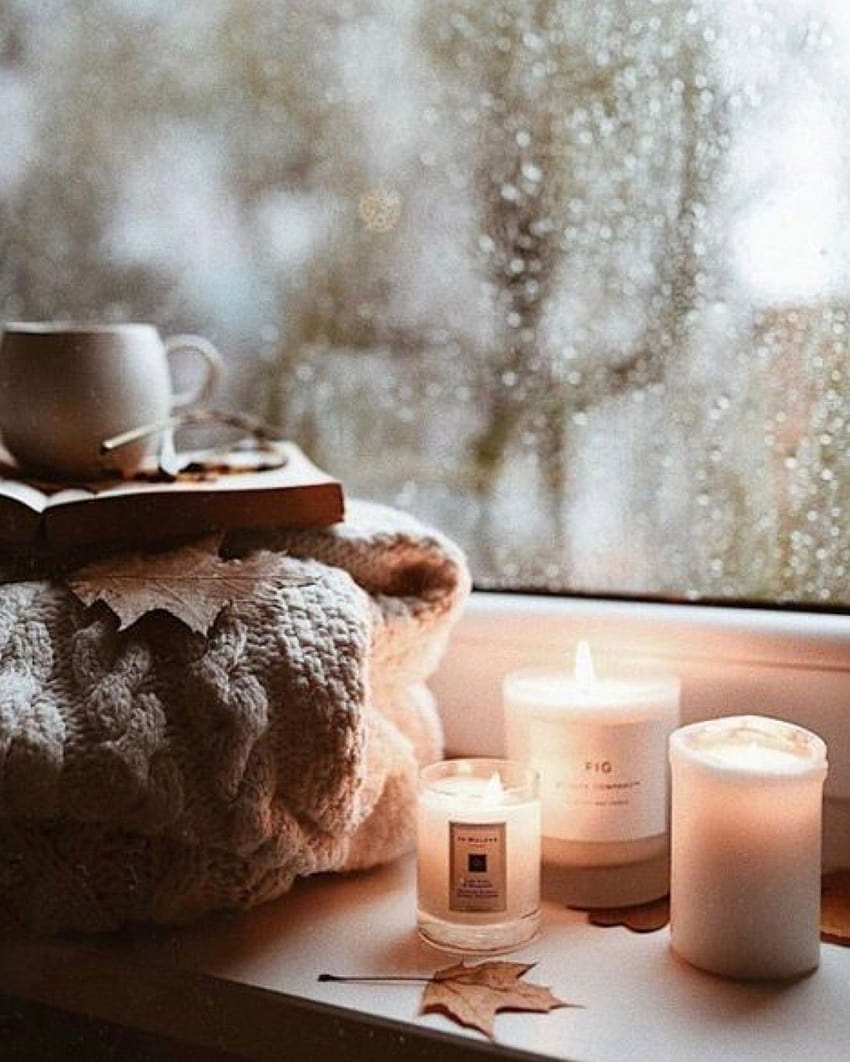 zapalone świece, kawa, deszcz, okno, blanker, jesienny deszcz kawowy Tapeta na telefon HD