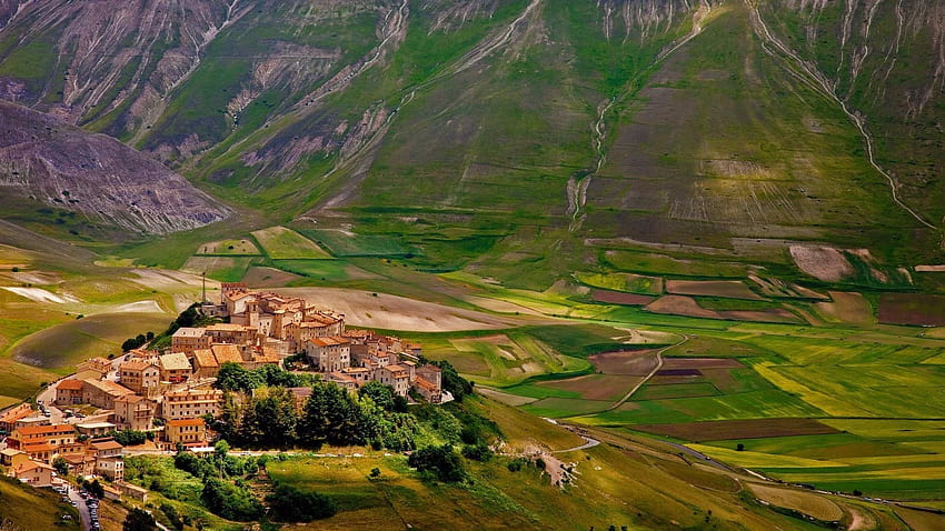 Italian Mountain Village, italian village HD wallpaper
