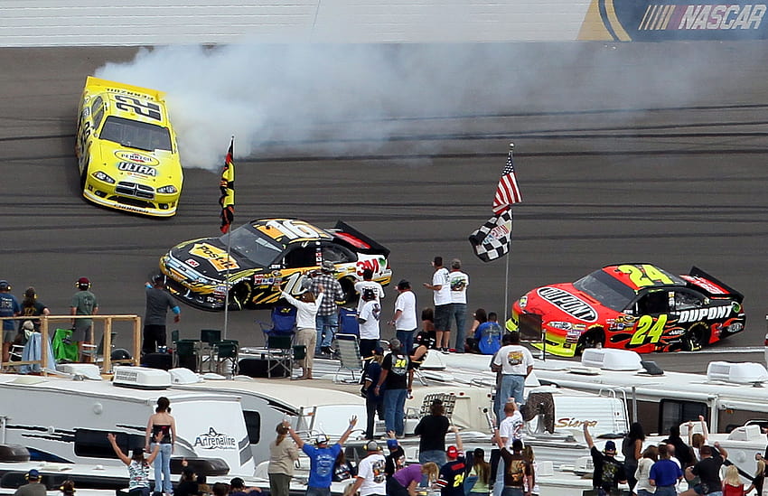 NASCAR: 25-те най-нелепи катастрофи в историята на Sprint Cup HD тапет