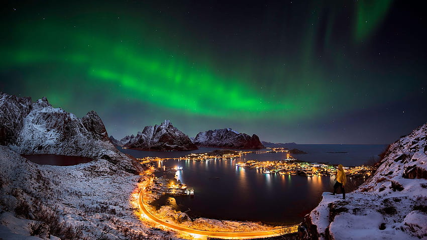 Aurora boreal sobre Reine, Islas Lofoten, Noruega, aurora borealis costa fondo de pantalla