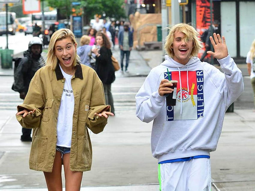 Justin Bieber und Hailey Baldwin sind alle ein Lächeln für Paparazzi in NYC, Hailey Bieber HD-Hintergrundbild