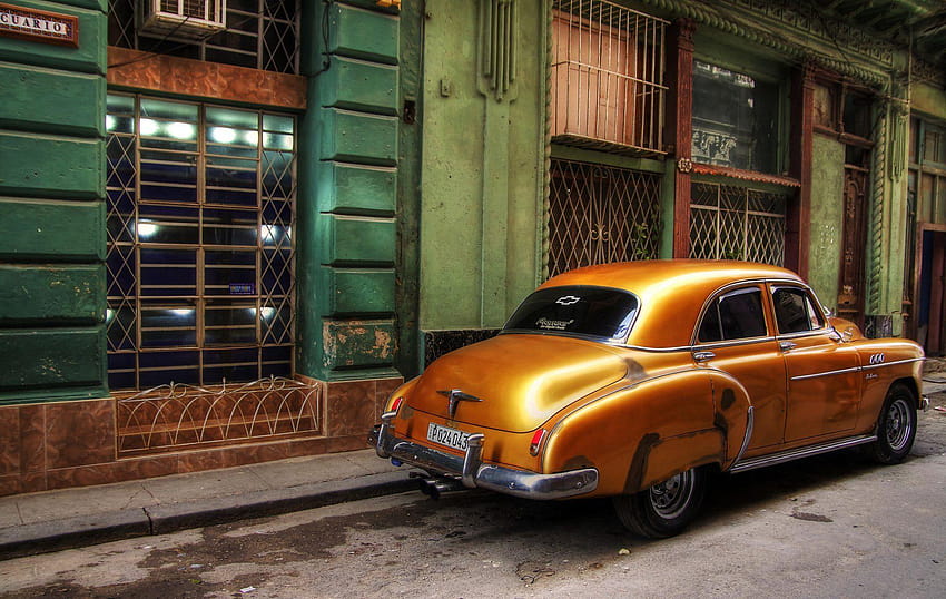 車 レトロ 通り 家 窓 キューバ ハバナ 高画質の壁紙