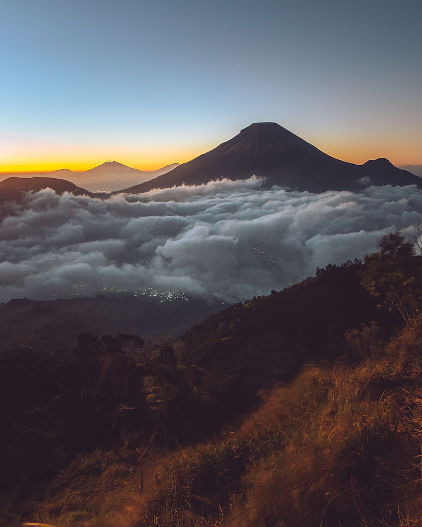 Dieng Plateau Sunrise View en Indonésie Stock Fond d'écran de téléphone HD
