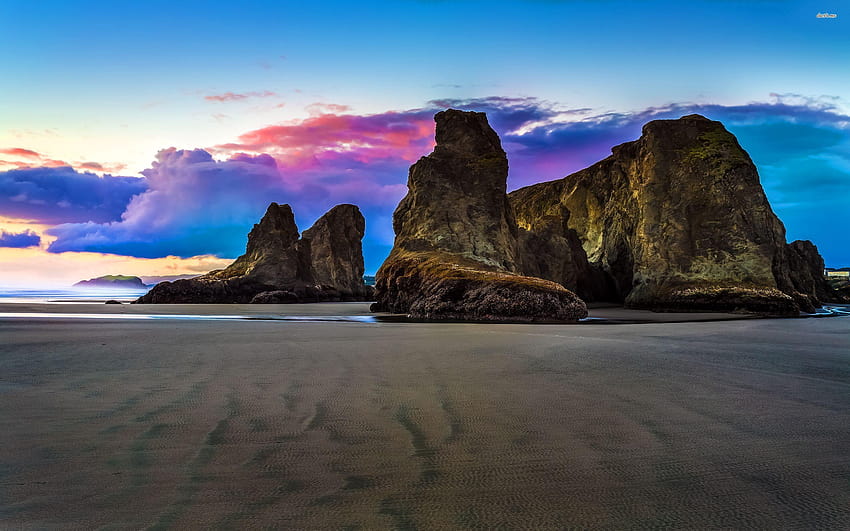 Rock formation on the empty beach, coastal rock formation HD wallpaper