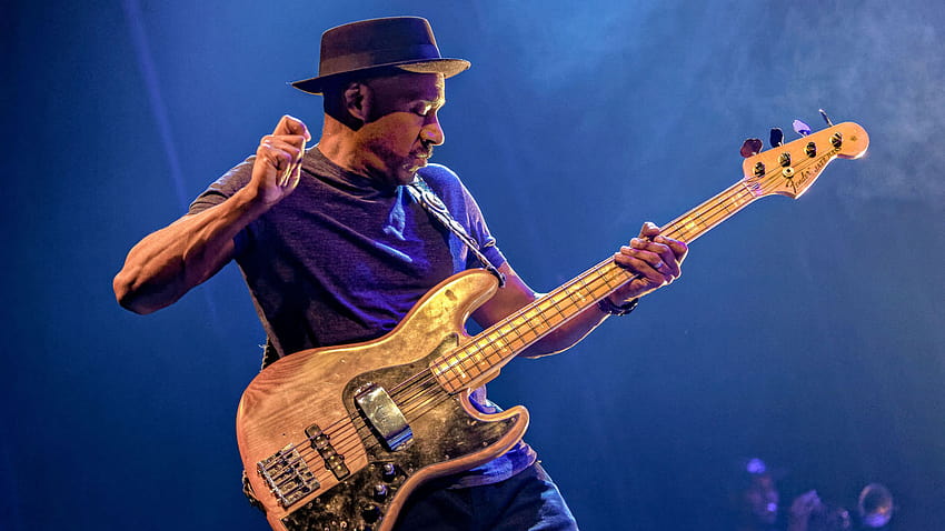 Basslegende Marcus Miller nennt einen wichtigen Grund, warum Sie eine formelle Musikausung haben sollten HD-Hintergrundbild