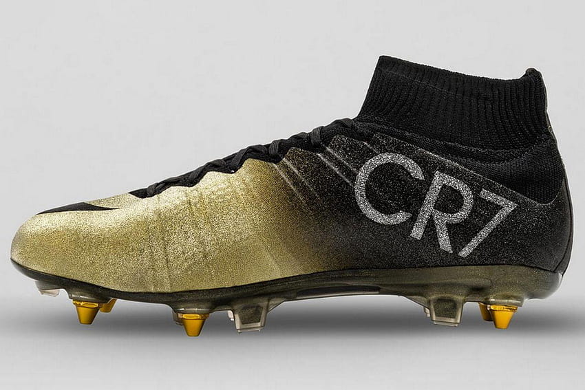 In : Cristiano Ronaldo's new Nike Mercurial CR7 gold boots, nike studs HD wallpaper