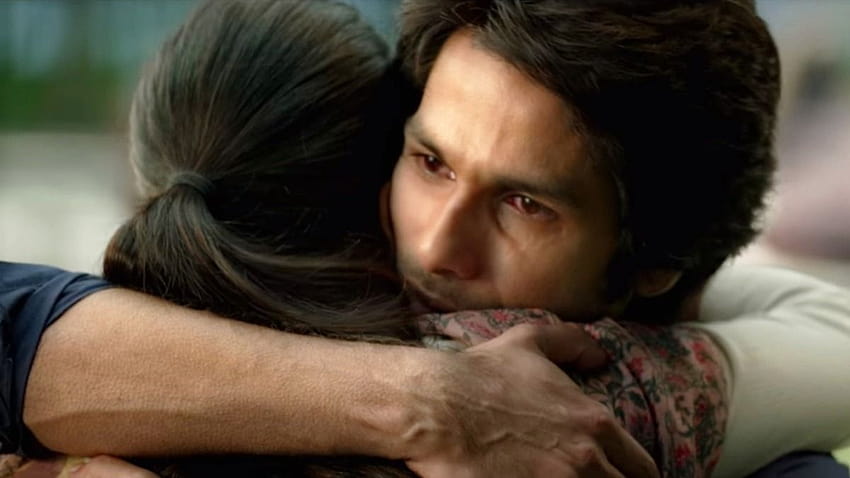 Fan spots goosebumps on Kabir Singh's arm in an emotional scene. Shahid Kapoor is amazed, kabir and preeti HD wallpaper